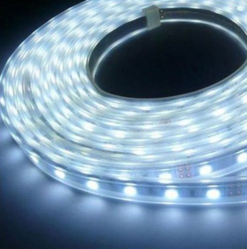 Striscia led adesiva per esterni rotolo da 5 m luce fredda
