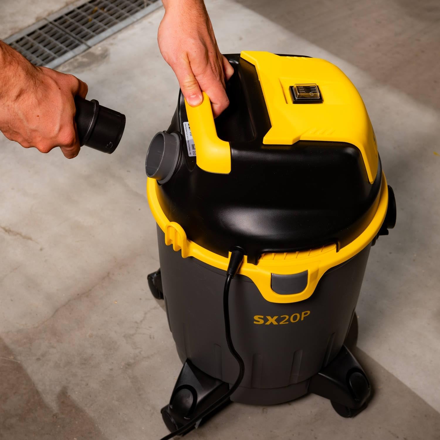 STANLEY Aspiratore Solidi e Liquidi Modello SXVC20PE 1,2 kW Da 20L Climando.it STANLEY Aspiratore Solidi e Liquidi Modello SXVC20PE 1,2 kW Da 20L Climando.it