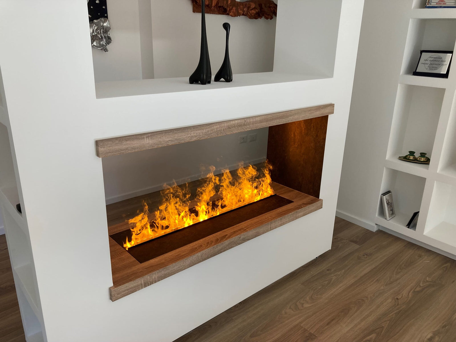 Camino Elettrico ad Acqua MaisonFire Modello BRACE 100 Multicolore (Con Serbatoio)