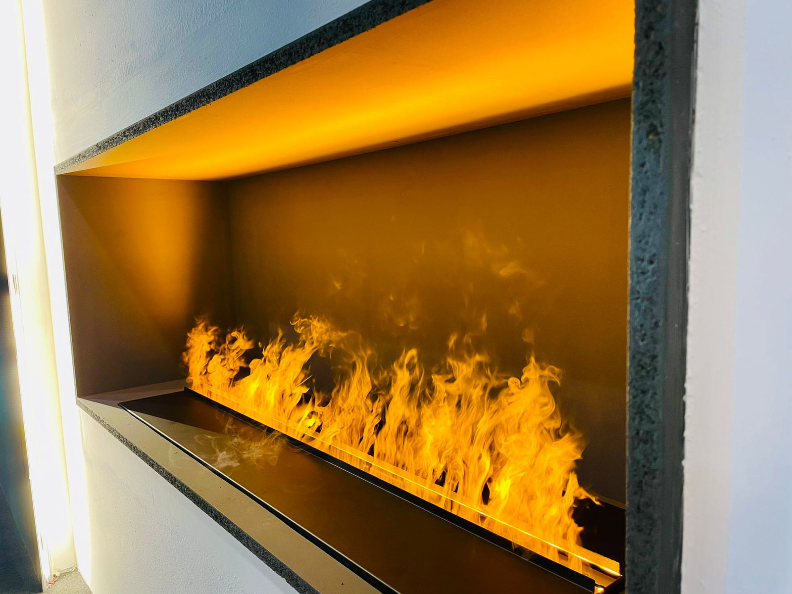 Camino Elettrico ad Acqua MaisonFire Modello BRACE 100 Multicolore (Con Serbatoio)