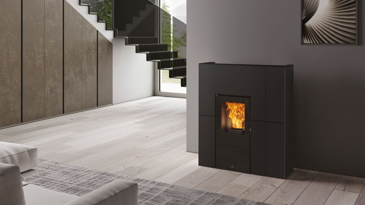 Stufa a Pellet EdilKamin Modello Blade 12++ Evo Profondità Ridotta cm 34,5 Colore Nero