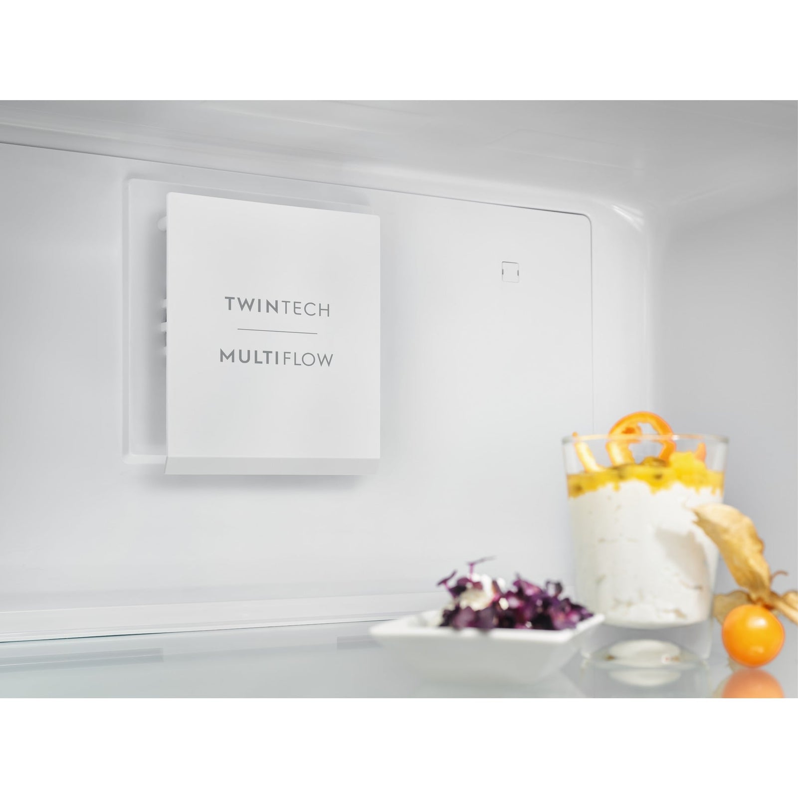 Frigorifero con Congelatore Libera Installazione Electrolux Serie 600 TwinTech® LNT5ME32W1 Total No Frost 186 cm
